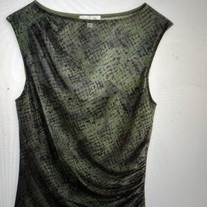 nine britton Olive Green and Black Patterned Sleeveless Blouse